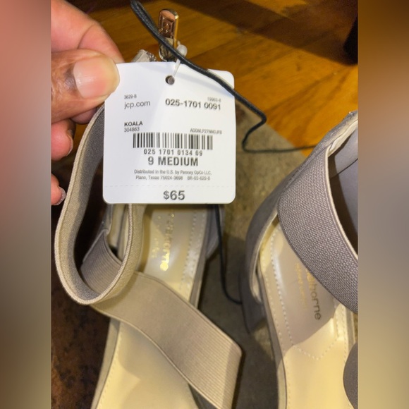 Ladies super cute low heels size 9 womens $40 - Picture 4 of 7